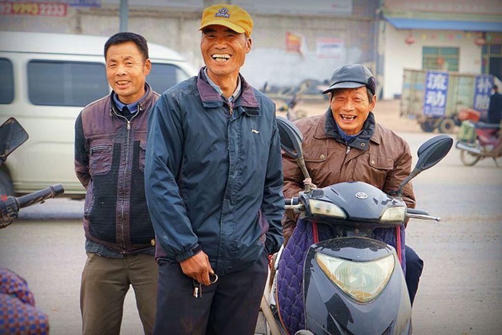 80后艰难生存现状(人到中年集体失声，70、80后的生存现状究竟有多难？很真实了)