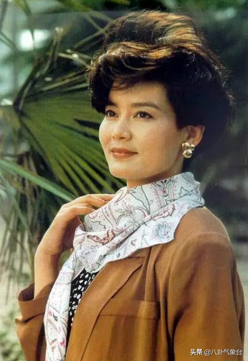 这样到处旅游的生活,潘虹过了近三年,她终于放下心结了.