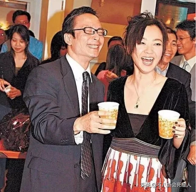粘贴九首歌曲，皮肤失败，精神障碍，未婚生活，银杏的幸福