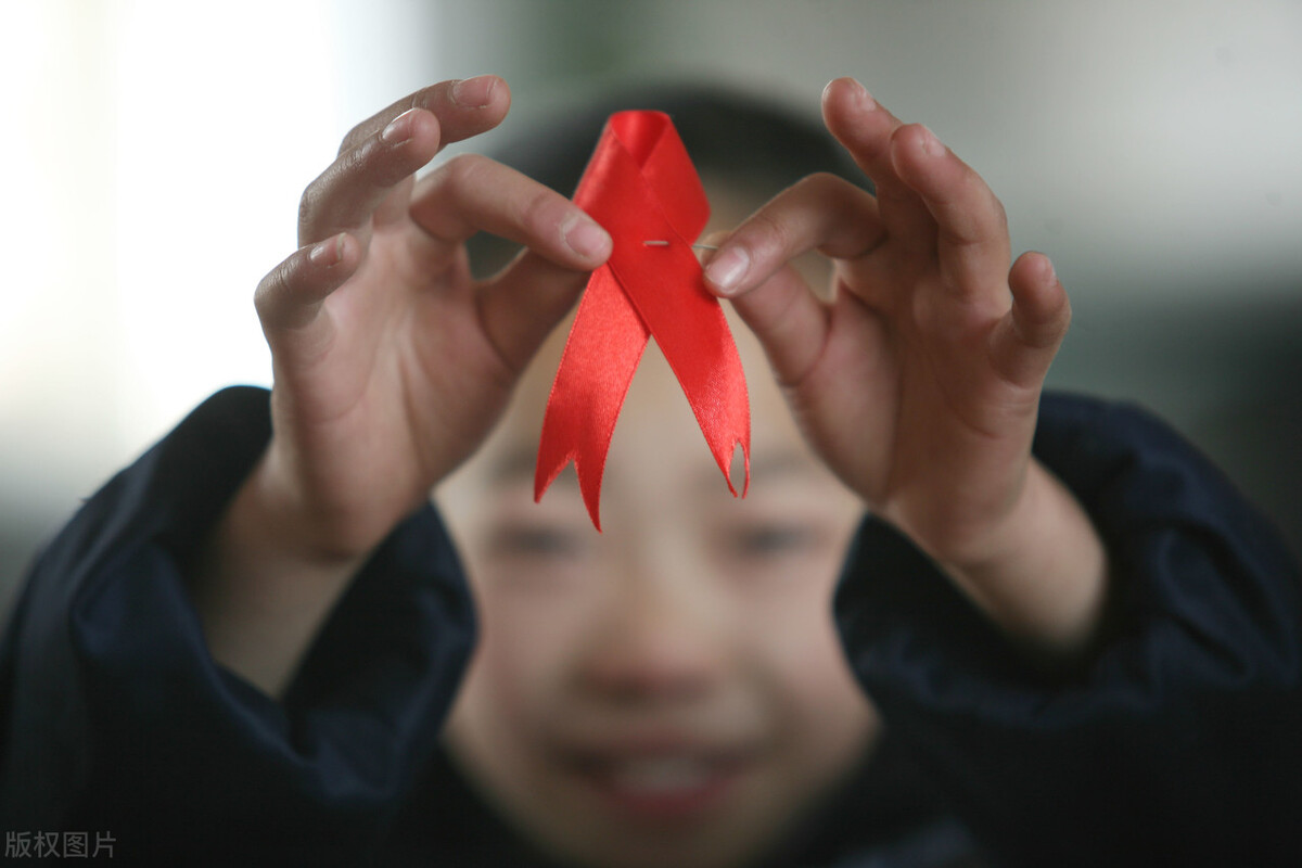延吉市白玉社区开展“世界艾滋病日”主题宣传活动