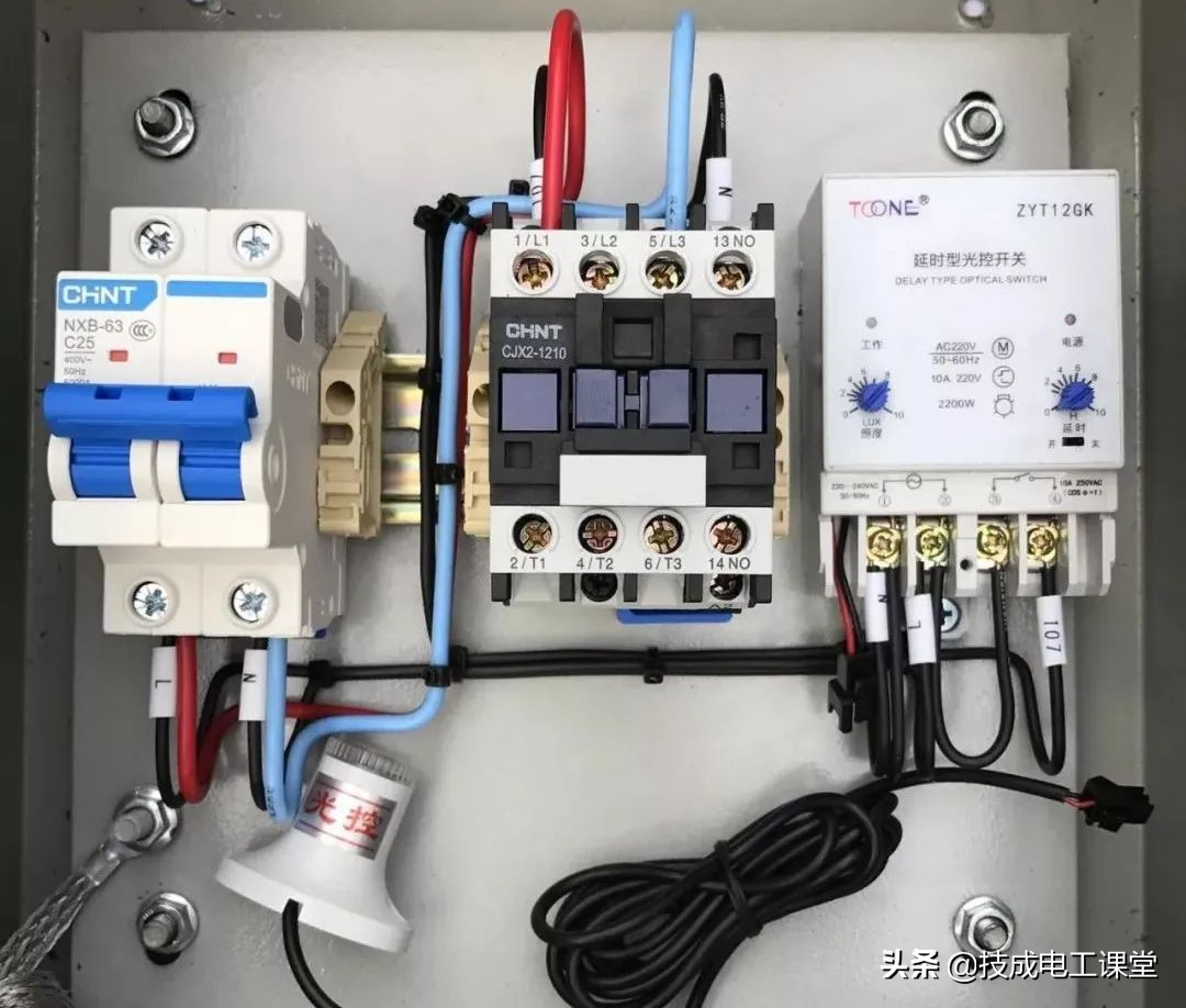 配电柜接线如果能按照这种标准做，那个电工肯定很牛