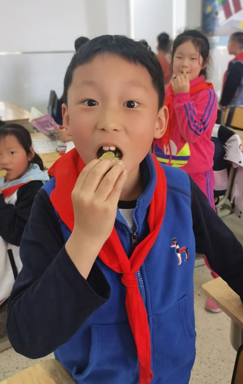 成都高新区朝阳小学开展“节气深耕·清明节气”主题活动