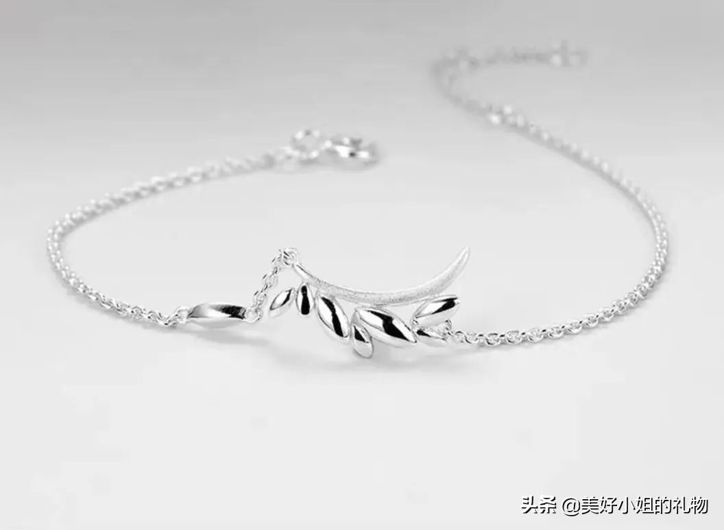 母亲节礼物系列I 细数我私藏的宝藏首饰，千元不到让妈妈闪耀起来