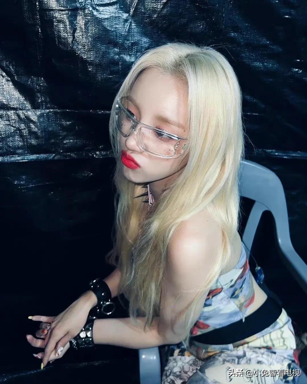 宋雨琦白发魔女造型