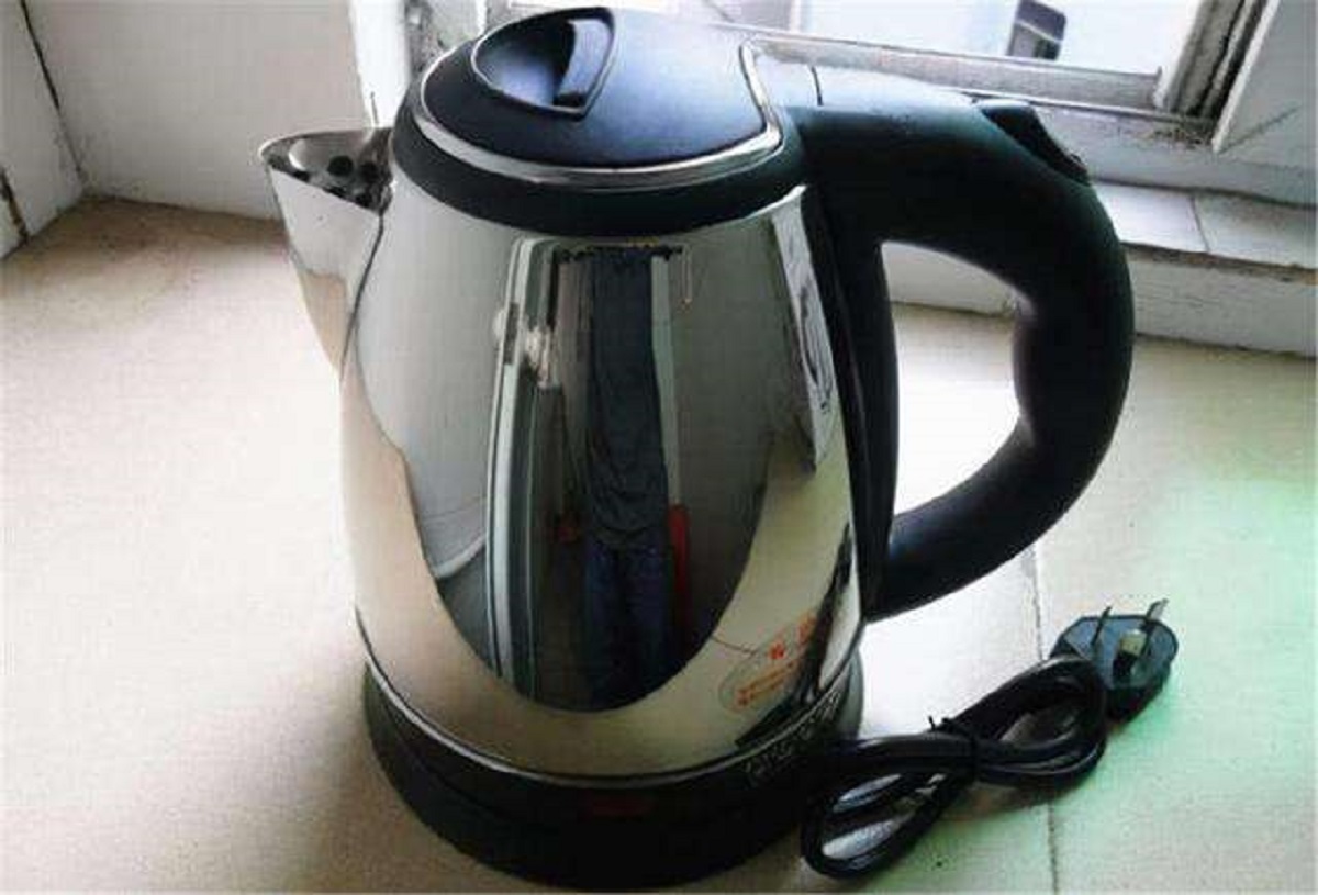 电热水壶烧开一壶水,耗多少电?费多少钱?