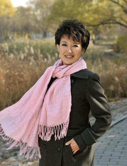 至今未婚的8位央视主持人，最大的61岁最小的33岁，个个才华横溢