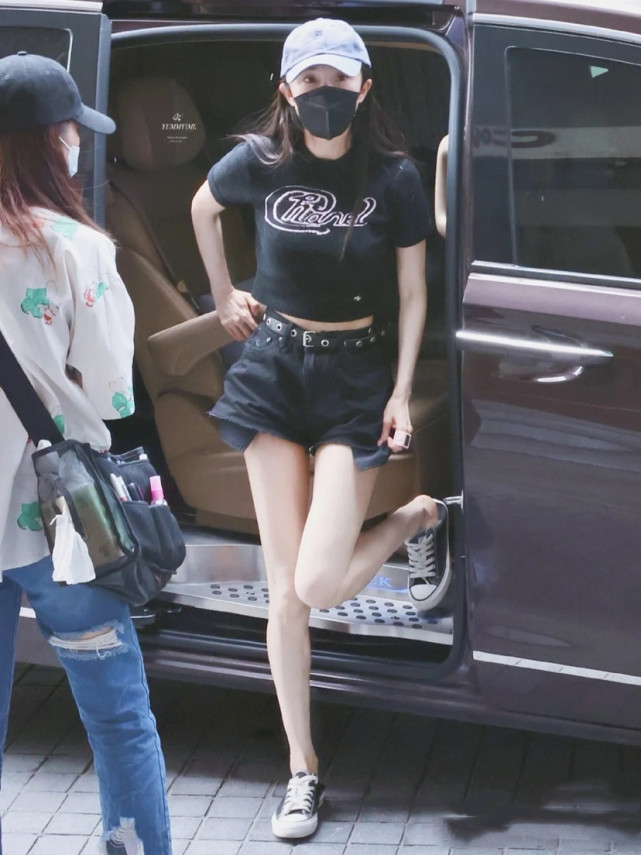 杨幂的少女感穿搭请收下