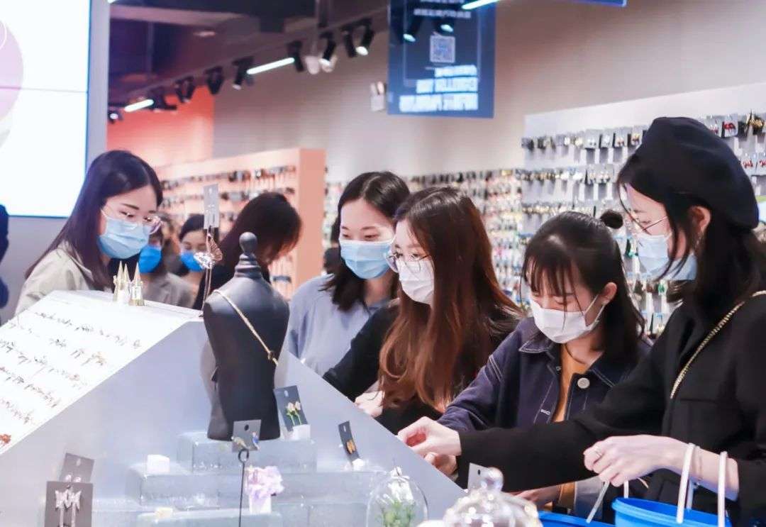 传统门店顾客流失率高达50%，数字新品牌如何破局？