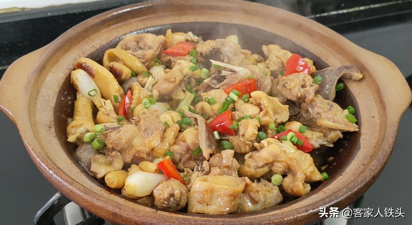 客家葱油鸡，一锅让人吃一次就爱上的家常菜，嫩滑入味吃着很过瘾