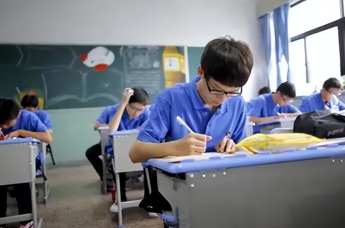 上海高考时间有调整，将延期一个月举行，对外省考生是否公平