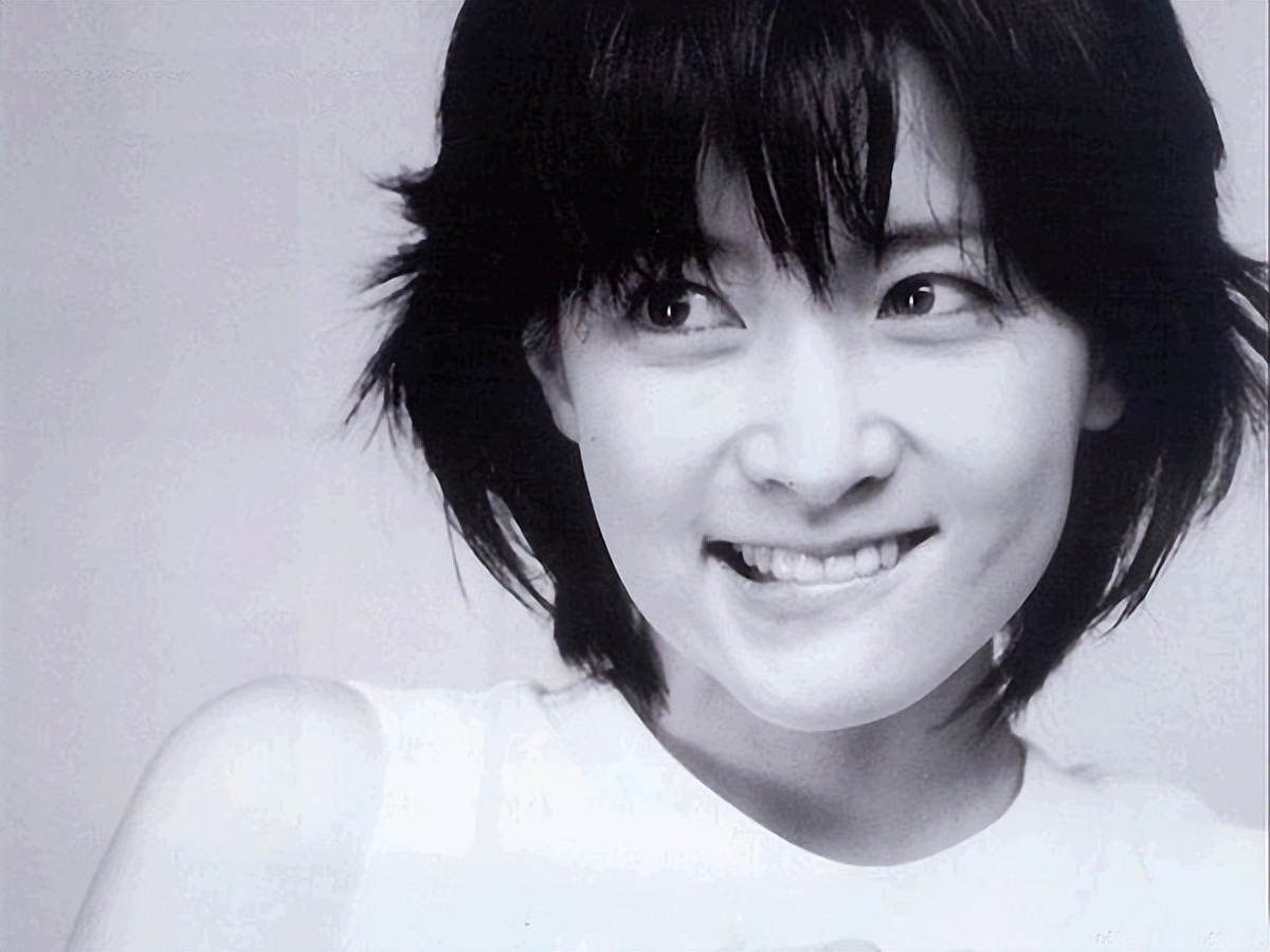 “大长今”李英爱：38岁嫁大丈夫，40岁生龙凤胎，事业家庭双丰收