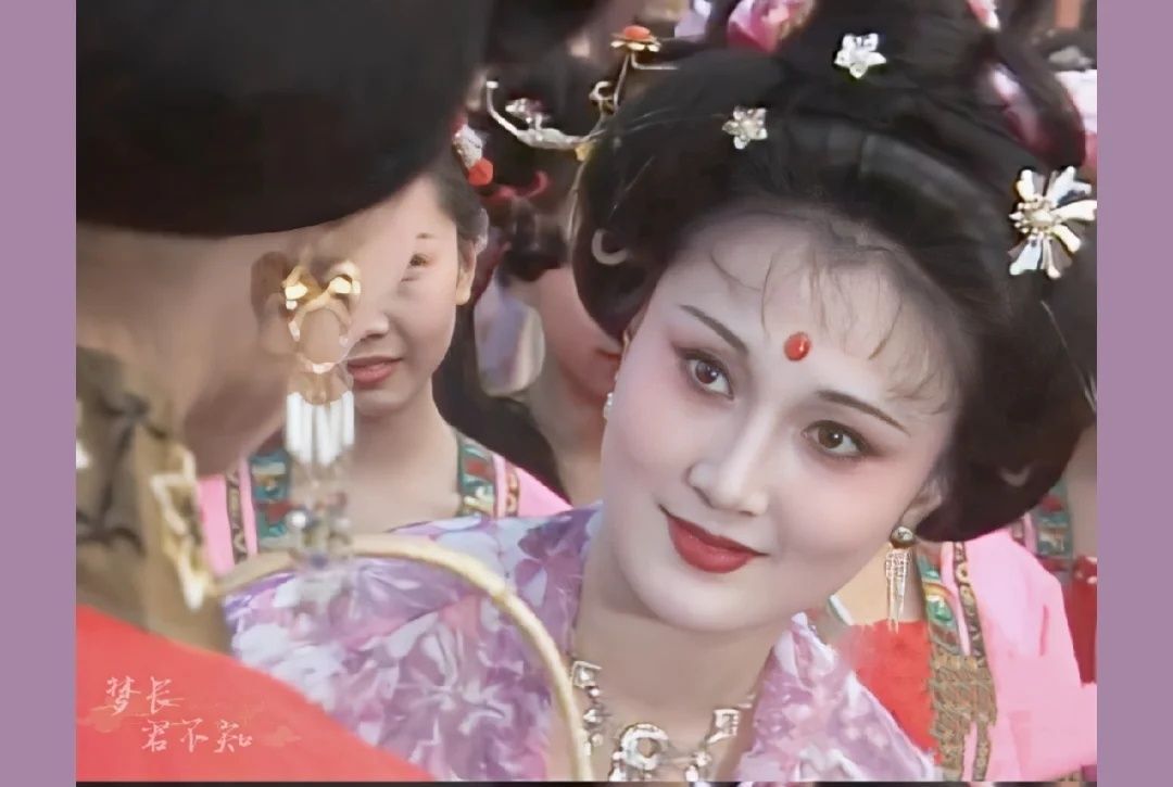 以前的宫廷剧真的很好看！现在有的宫廷剧拍得像皇帝要破产一样