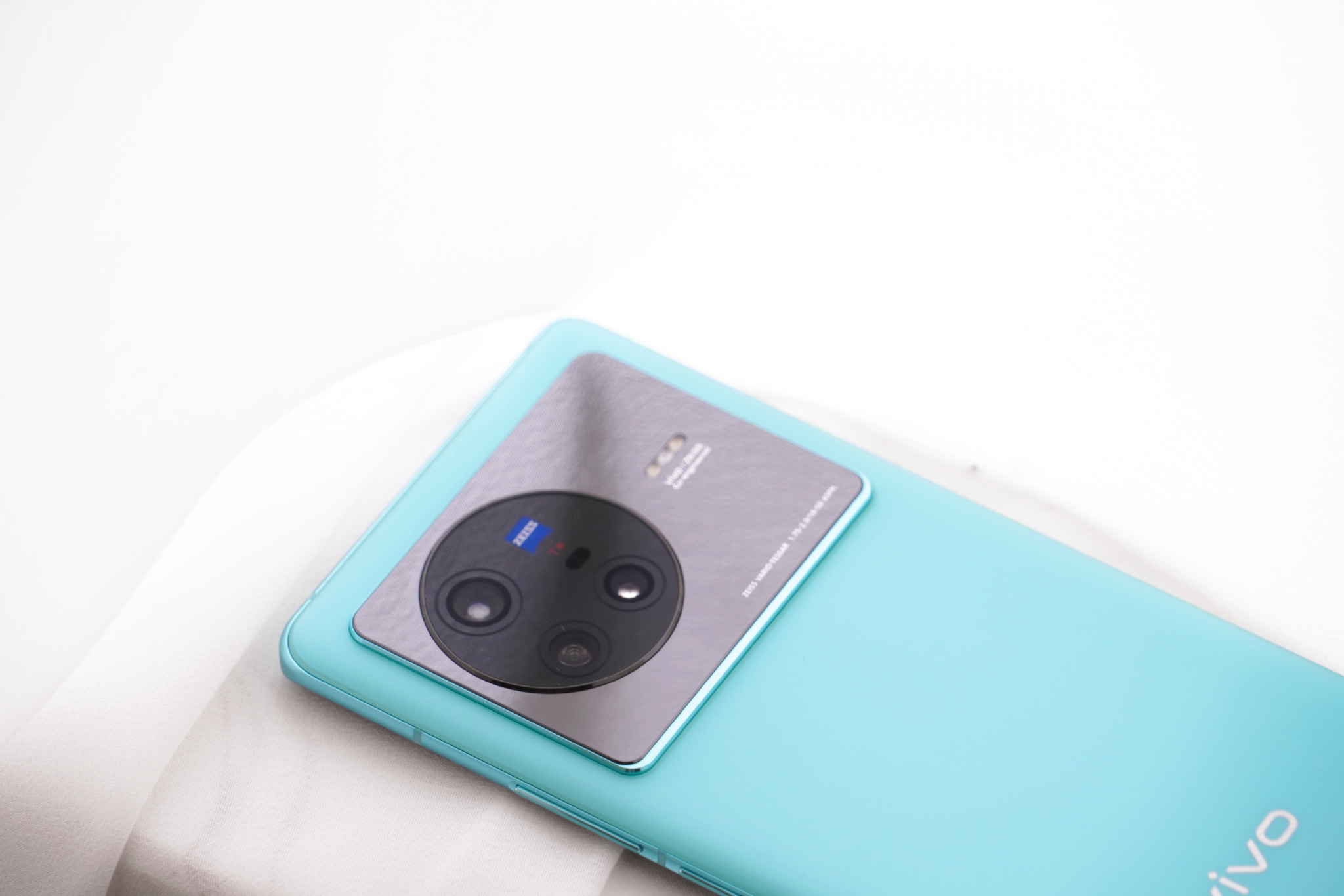 标准版也有Pro实力，天玑9000+蔡司影像加持，vivo X80上手实测