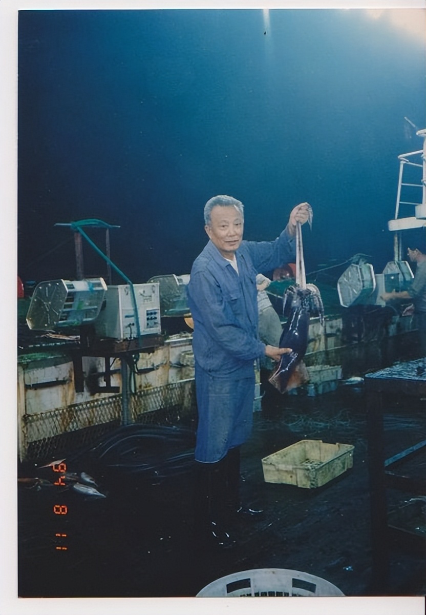 65岁仍坚持出海北太平洋 为我国实现远洋鱿钓渔业零的突破 92岁“中国鱿钓之父”今辞世