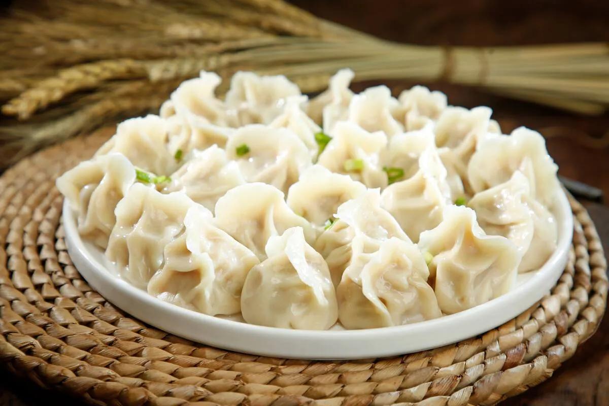 春节必吃的十二道美食，背后的文化元素和寓意您都知道吗？