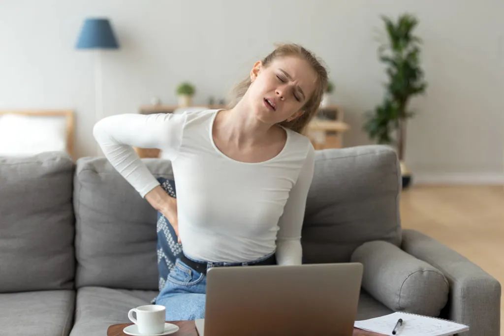 久坐=慢性自杀？1个动作“抵消”久坐伤害