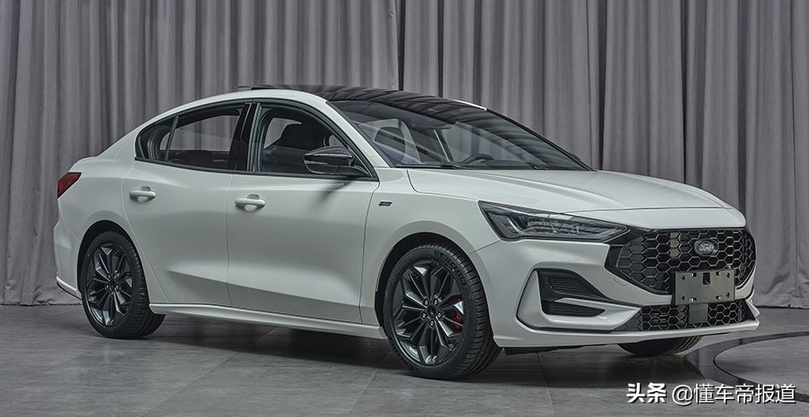 新车 | 换装全新1.5T四缸发动机，长安福特新款福克斯实车曝光