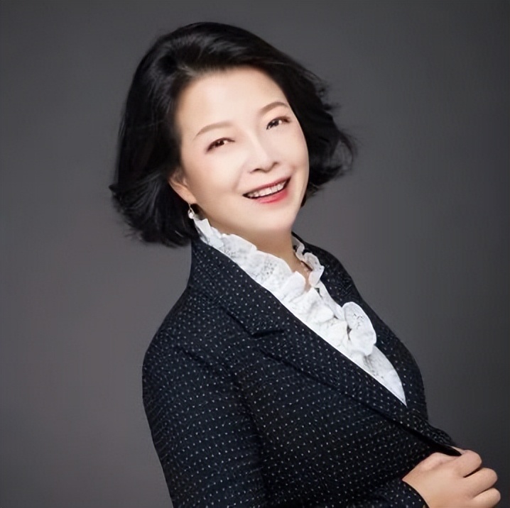 天府新区新中附小开展艺术节暨党队共建六一国际儿童节演讲比赛