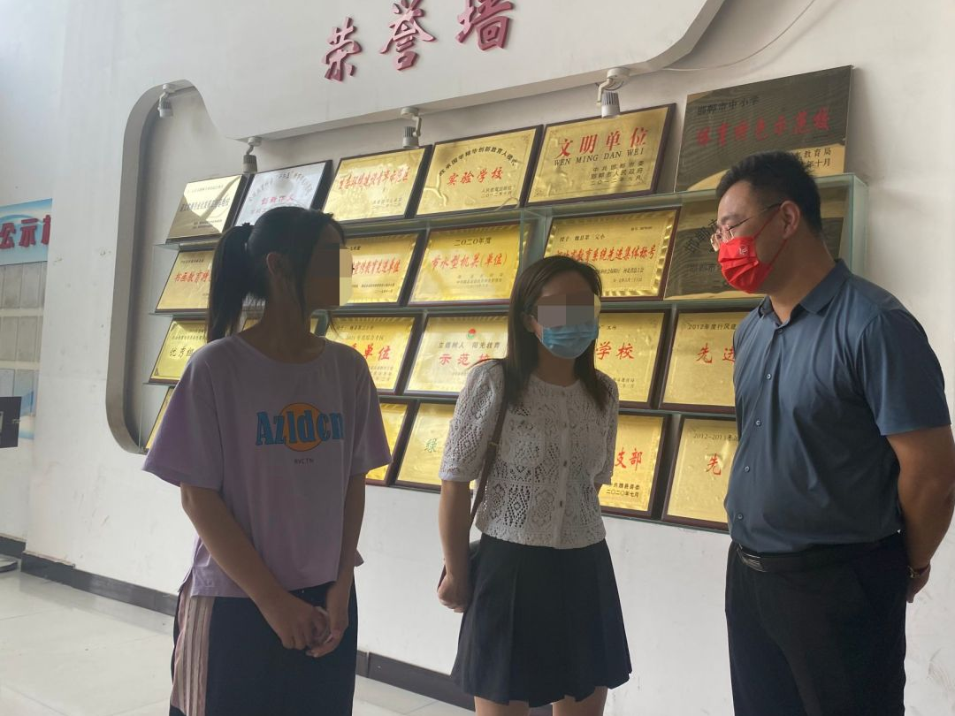 助學公益啟動！“魏愛”助學為四所學校貧困學生筑夢揚帆