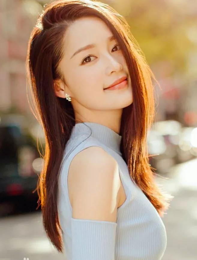 请欣赏50位明星的甜美微笑