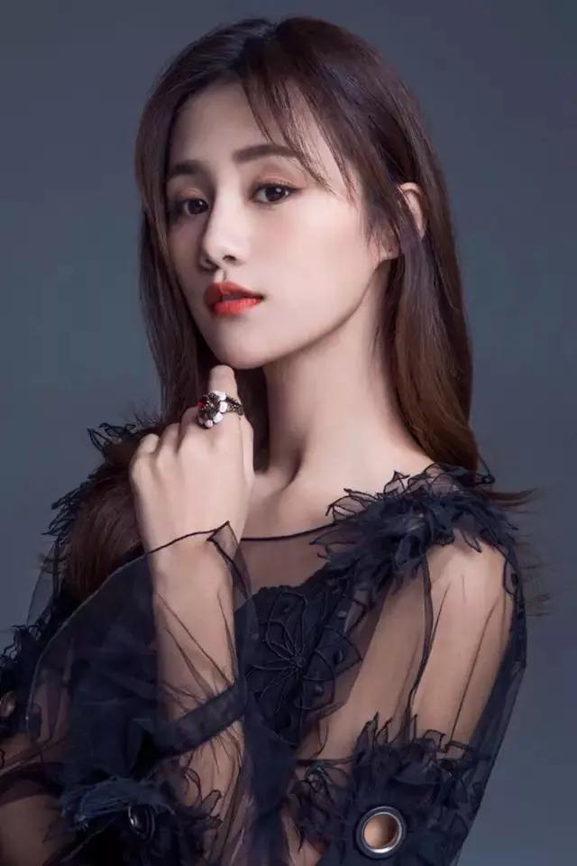 安悦溪甜美可爱