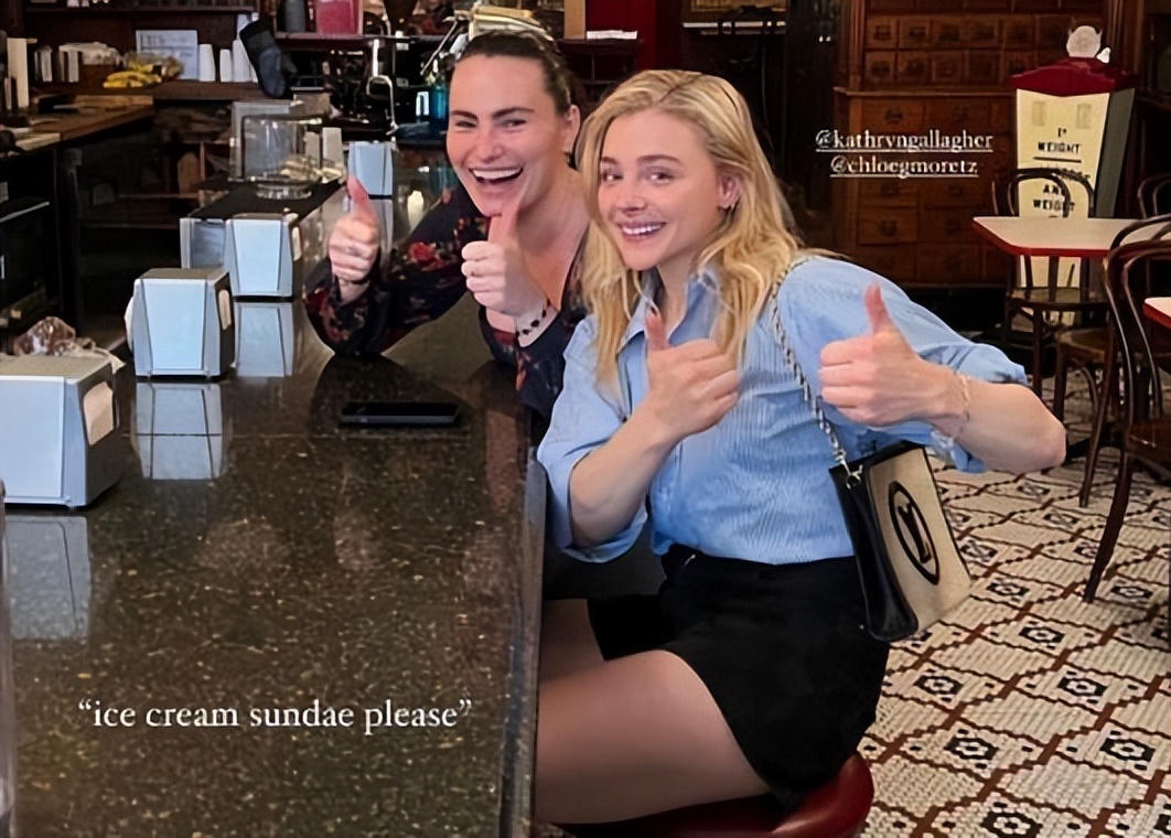 小贝昔日儿媳晒近照，一头金发好美！瘦20斤回到锥子脸，侧颜杀