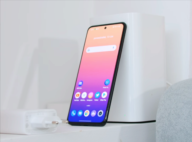 国产手机再次突破，256GB+150W+天玑8100，冲刺618跌至2499元