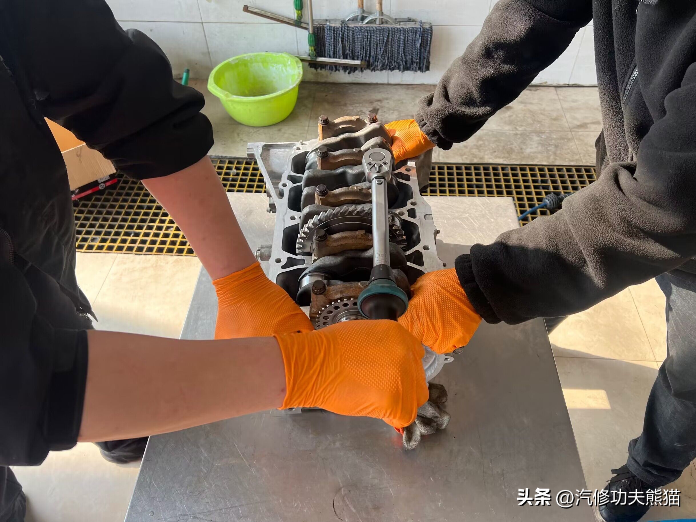 质量被神话的丰田照样烧机油,丰田汉兰达500公里一升机油怎么修 - 114