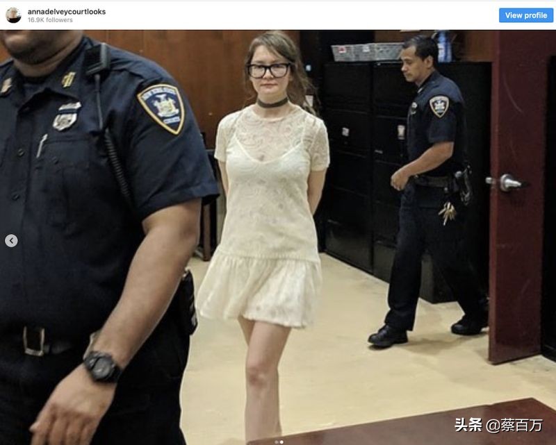 如何扮成富家女骗尽纽约名流圈？《创造安娜》女骗子的高级着装术