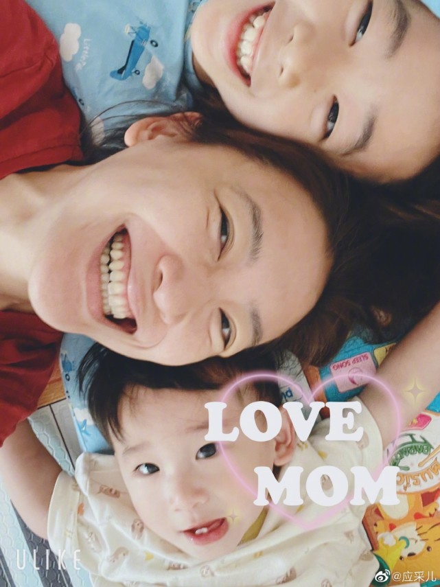 陈小春乘百万豪车出行被偶遇，一脸高冷坐副驾驶抽烟，大佬范十足