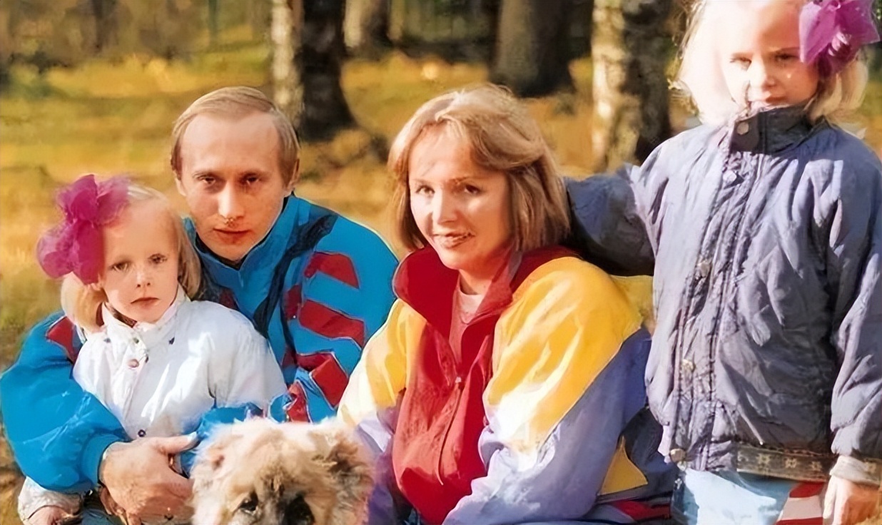 普京对家人的态度：亏欠老婆是一生的遗憾，坚定表示女儿不会从政