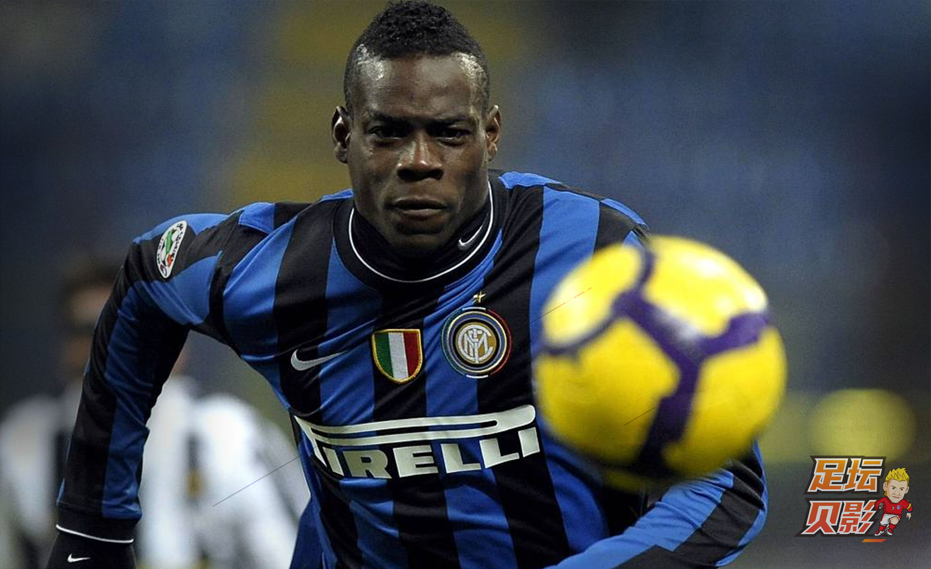 国米球迷无不为他欢呼,他们都认为巴洛特利将是拯救国际米兰的天才