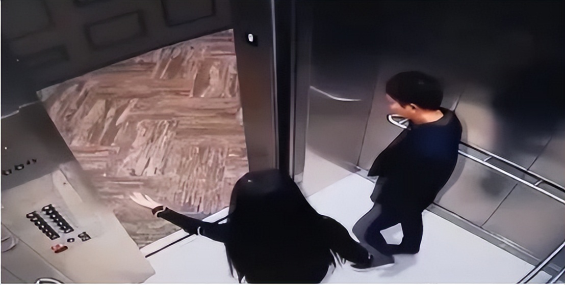 劉強東性侵案細節再曝光，女方改口稱自愿，看奶茶妹妹如何反擊