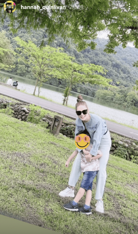 周杰伦真享天伦之乐！儿女在旁边真温馨，昆凌三胎后穿搭风格大变