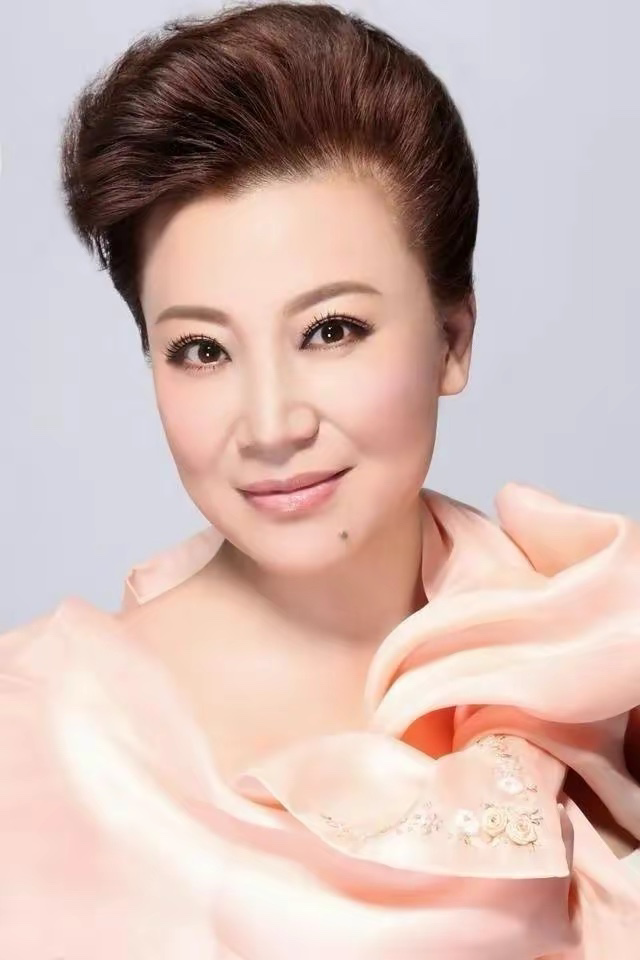 “豫剧名家”小香玉：与王为念不合离婚，嫁小5岁老公被宠上天