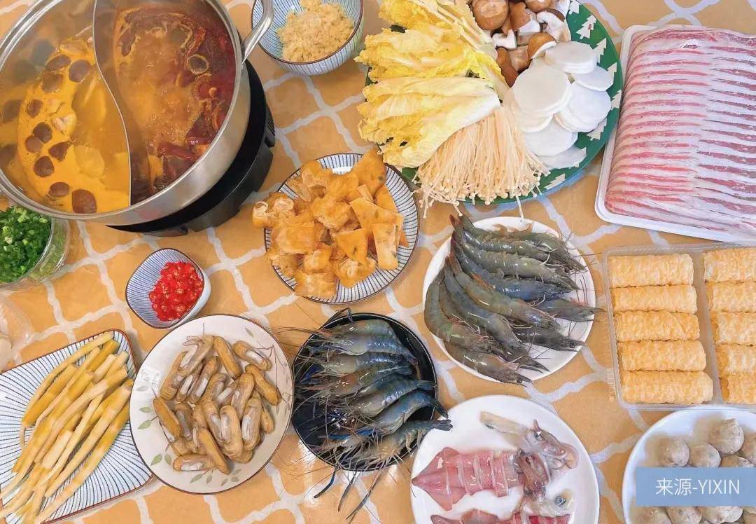 火锅品牌选择：七欣天与捞王哪个更值得信赖？