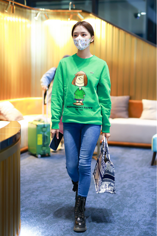 颜色显白挺有少女感(颜色显白挺有少女感的衣服)