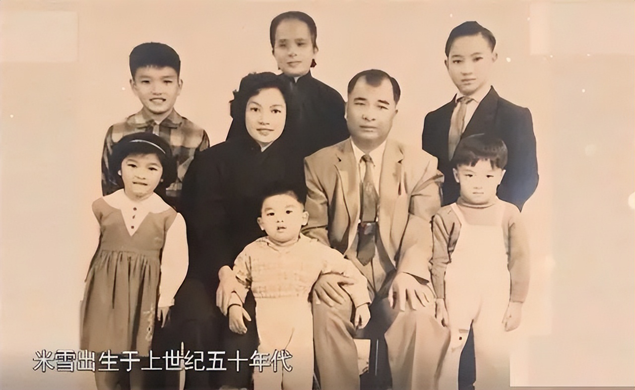 米雪：只恋爱不结婚，男友离世后带相片一起旅行，67岁单身也快乐