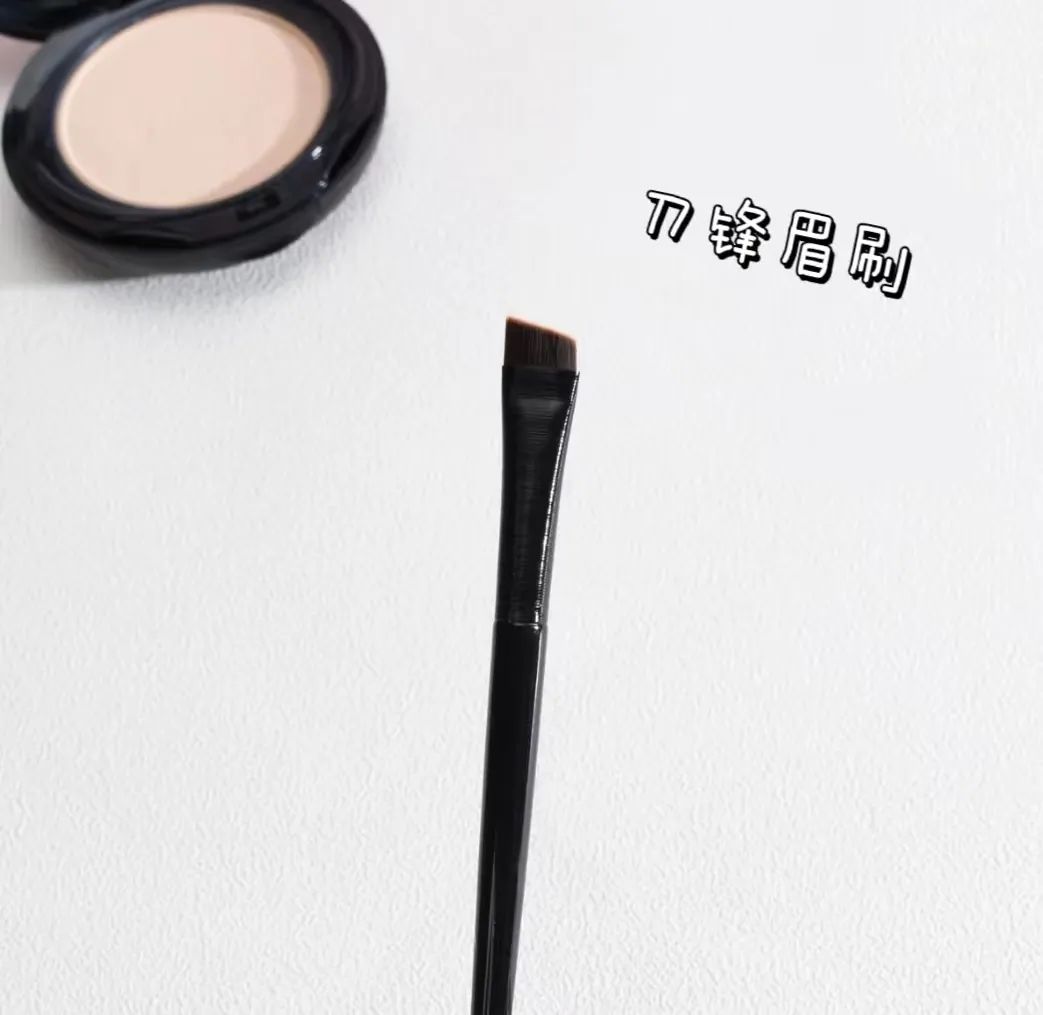 鞠婧祎：从平平无奇的土味路人，蜕变成氛围感女王