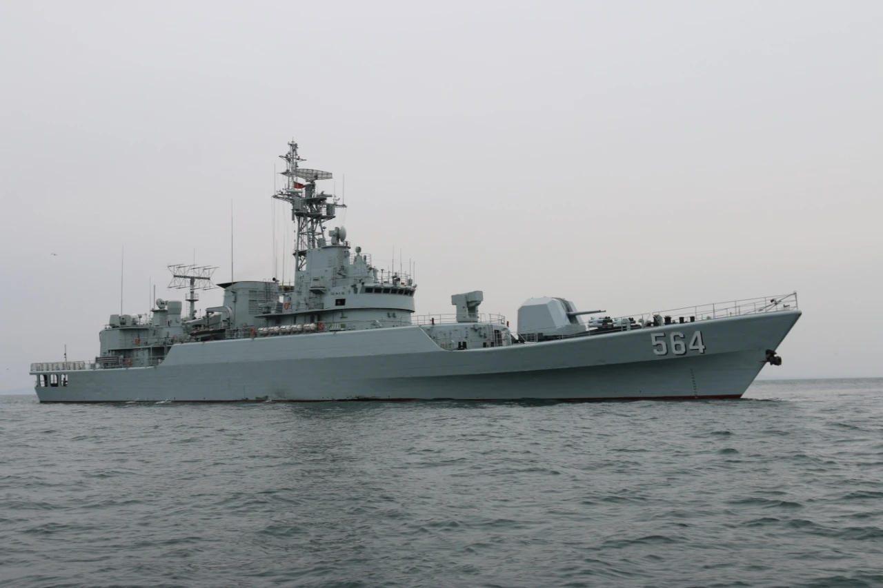 054B����������5�¿��������ų���ǧ�֣�ȫ���ƽ�˫����תС��