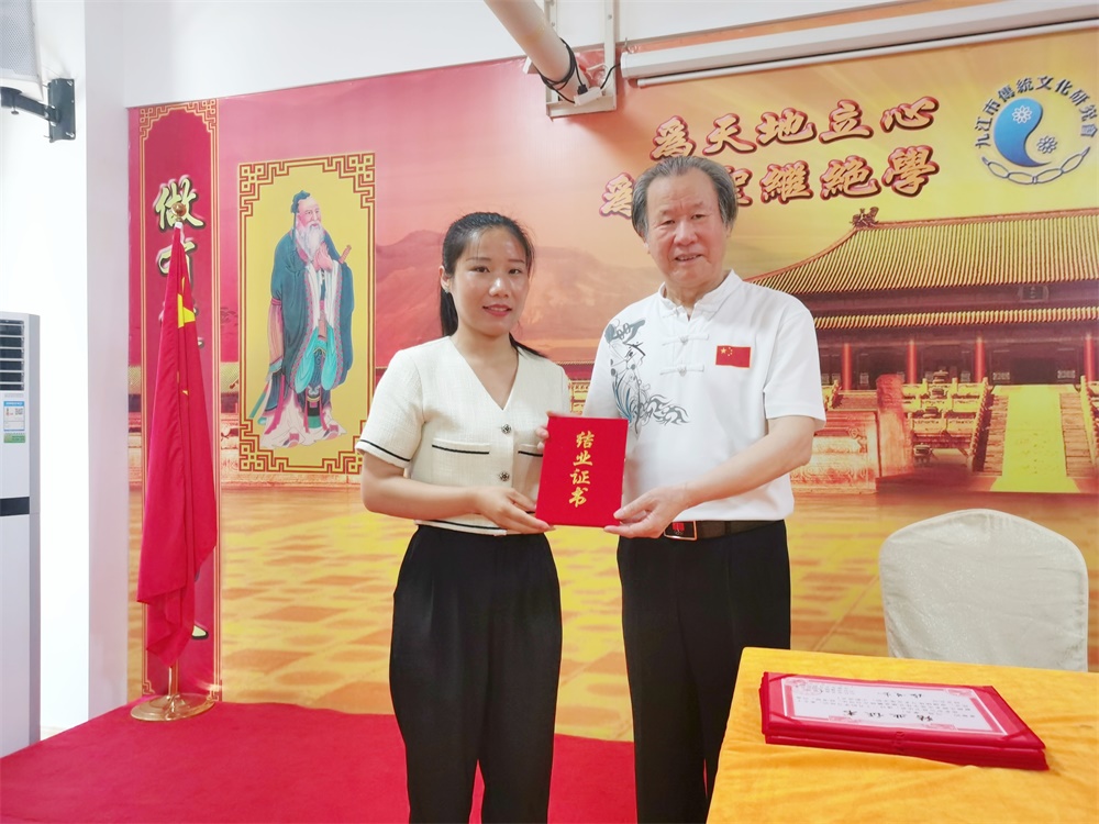 梅楚安公益书法授课弘扬传统文化