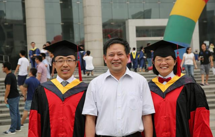 我国的“最高学历”是什么？网友：说博士后的，应该上了所假大学