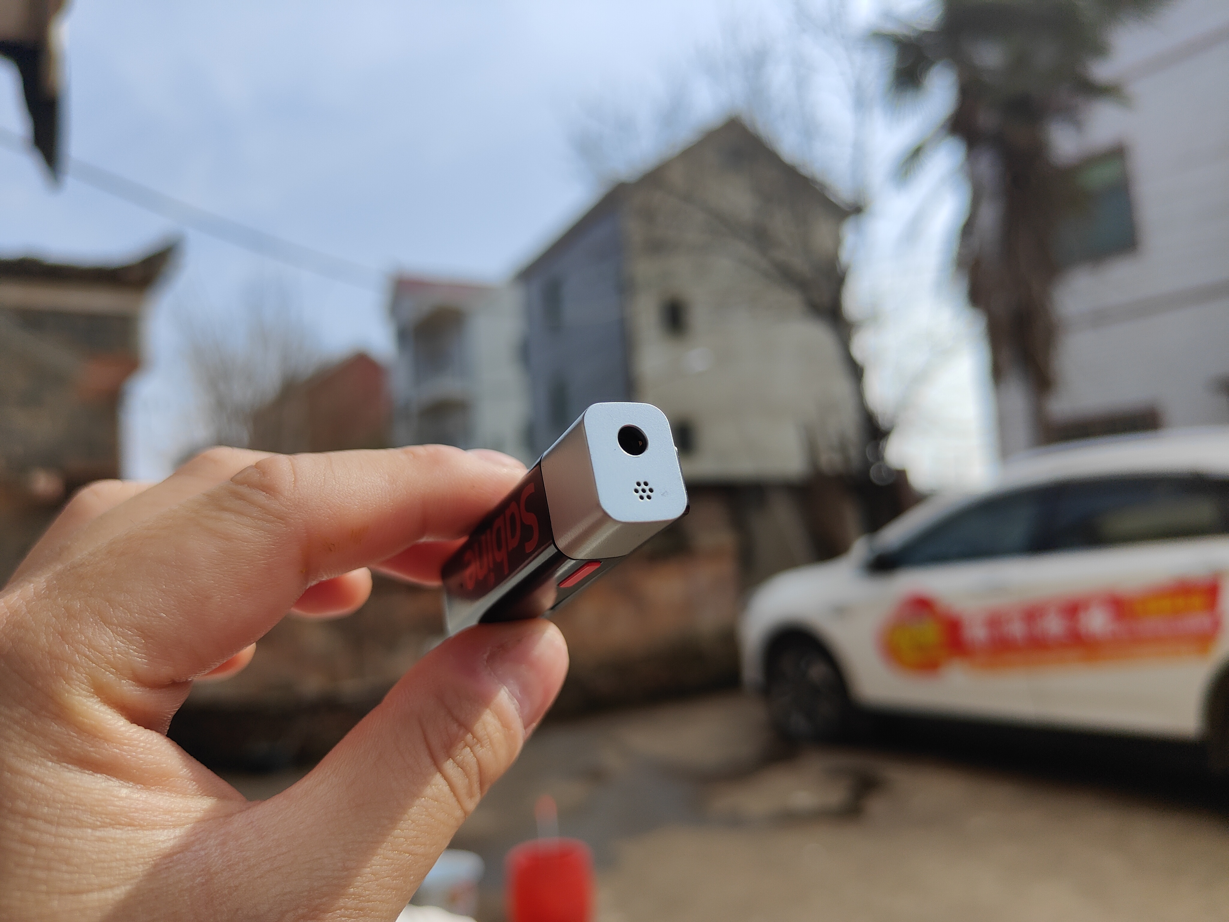 视频“小能手”，塞宾小搬蓝牙领夹麦克风，小体积大效果