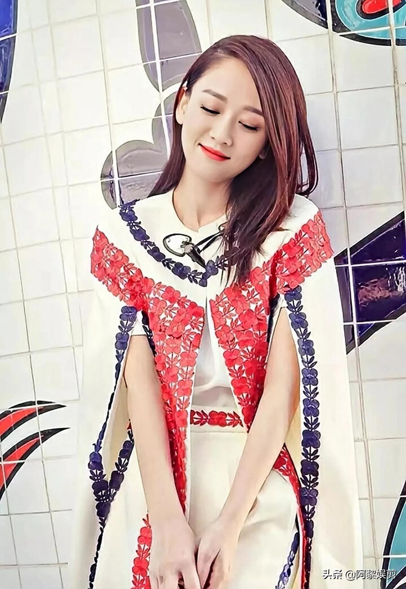 陈乔恩肤白貌美，好有气质