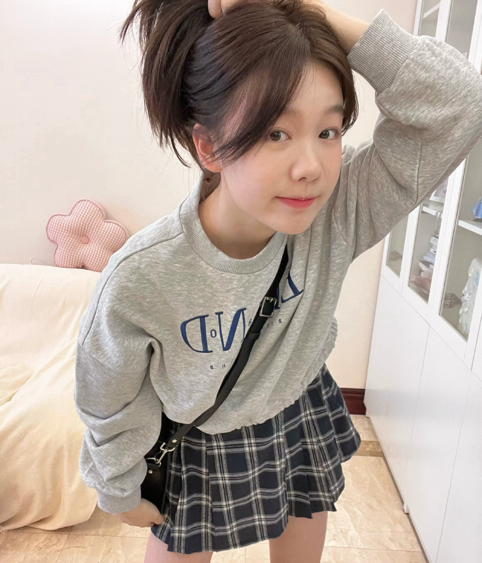 徐梦洁身穿清纯学生装美照