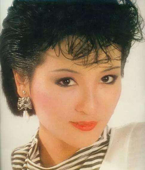 给最惊艳的“13位港姐”排个名：邱淑贞仅第4，张曼玉垫底了