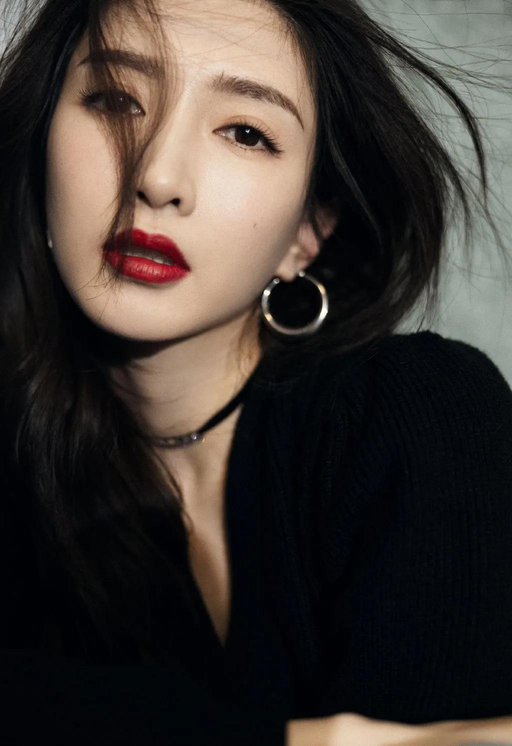 江疏影，成熟女性，知性优美