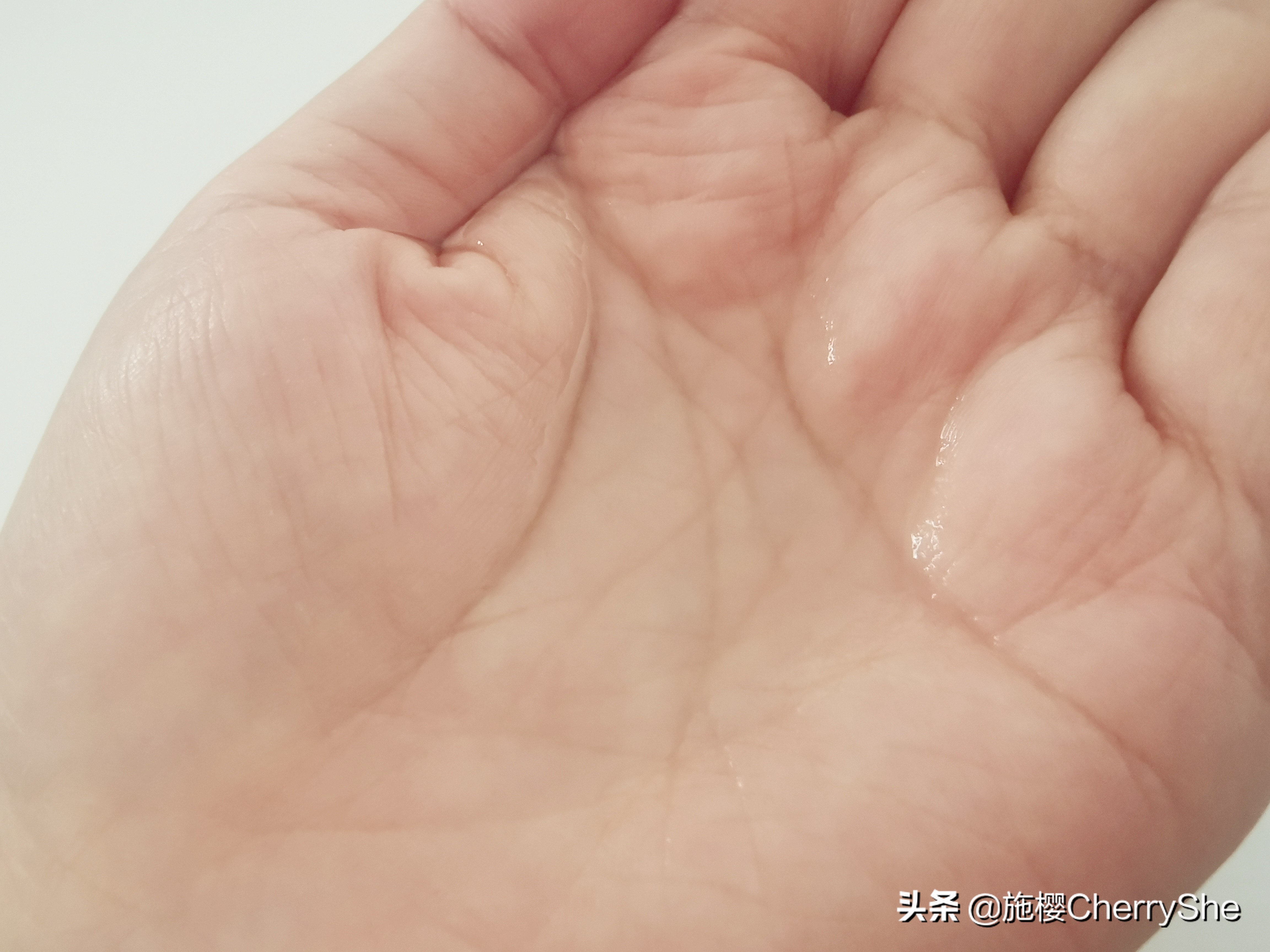 4款便宜又大碗的爽肤水：秋冬更要水水嫩嫩