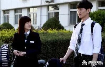 收视第一！刚出道被记者揩油，蛰伏多年终于爆火，今被调侃注孤身