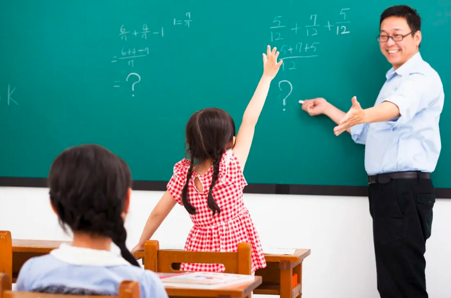 以后想当老师，这“3大师范”专业一定要避开，不太好找工作